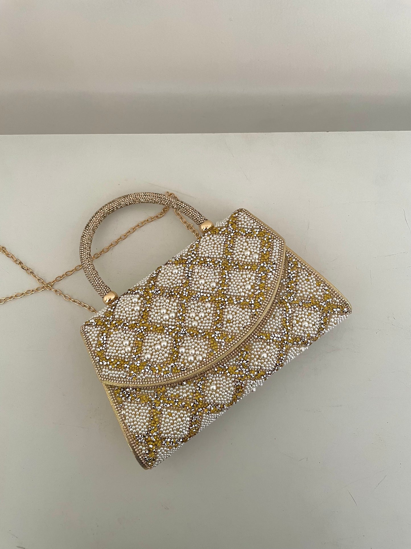 Moti Elegance
