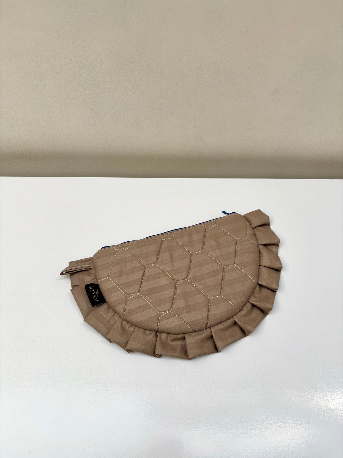 Ruffle Semi Pouch