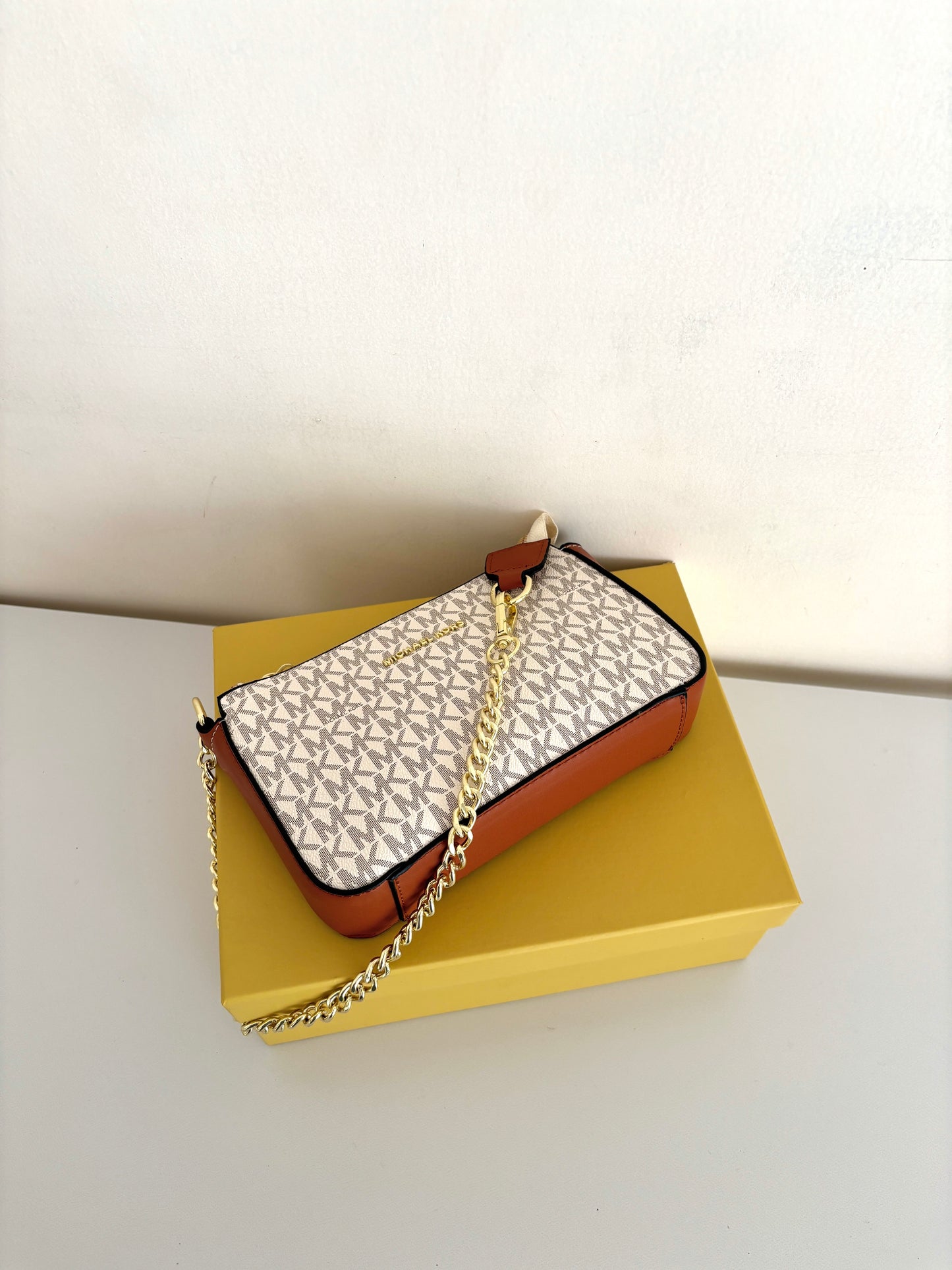 Luxury MK Handbag.
(with box packaging)