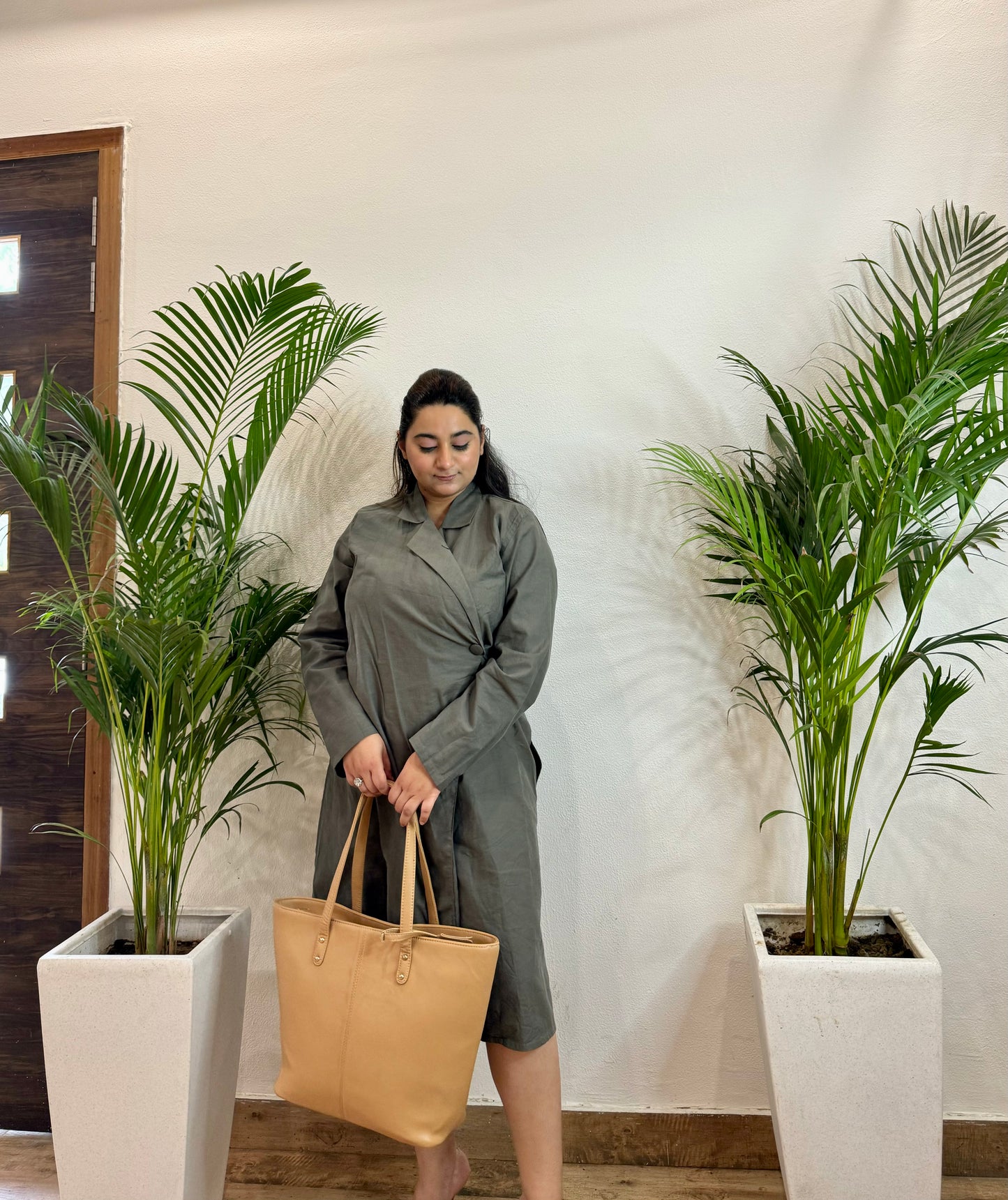 The Working Girl Tote (Beige)