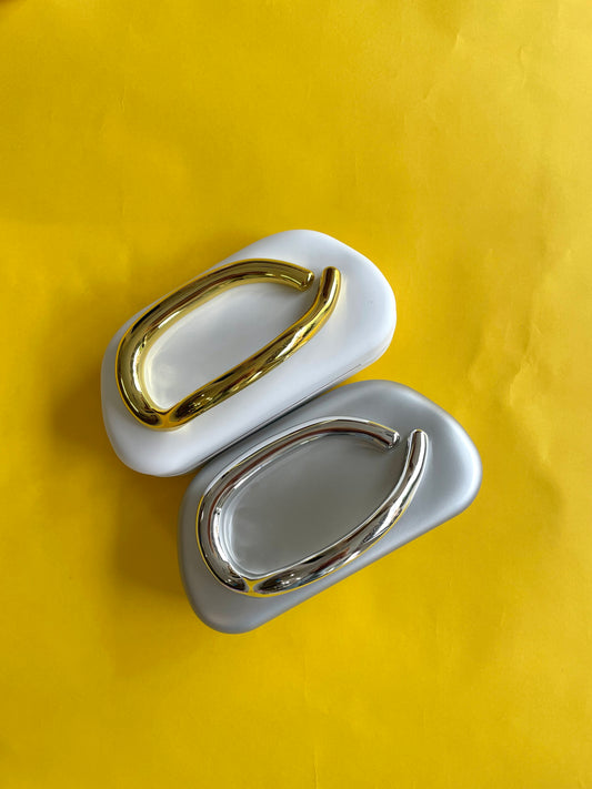 Hand in Handle Clutch