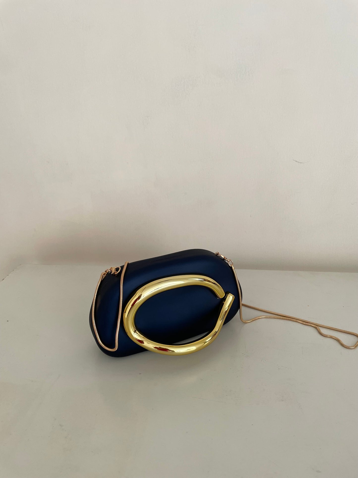 Hand in Handle Clutch