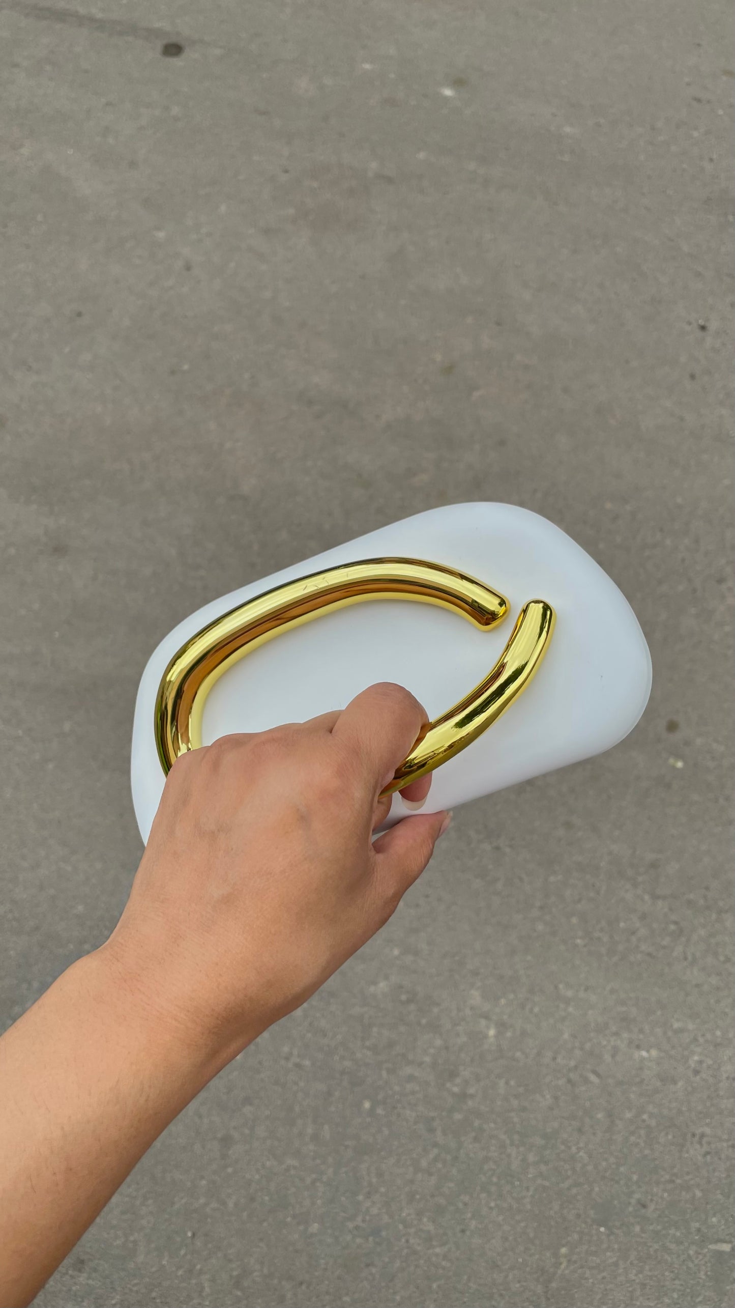 Hand in Handle Clutch