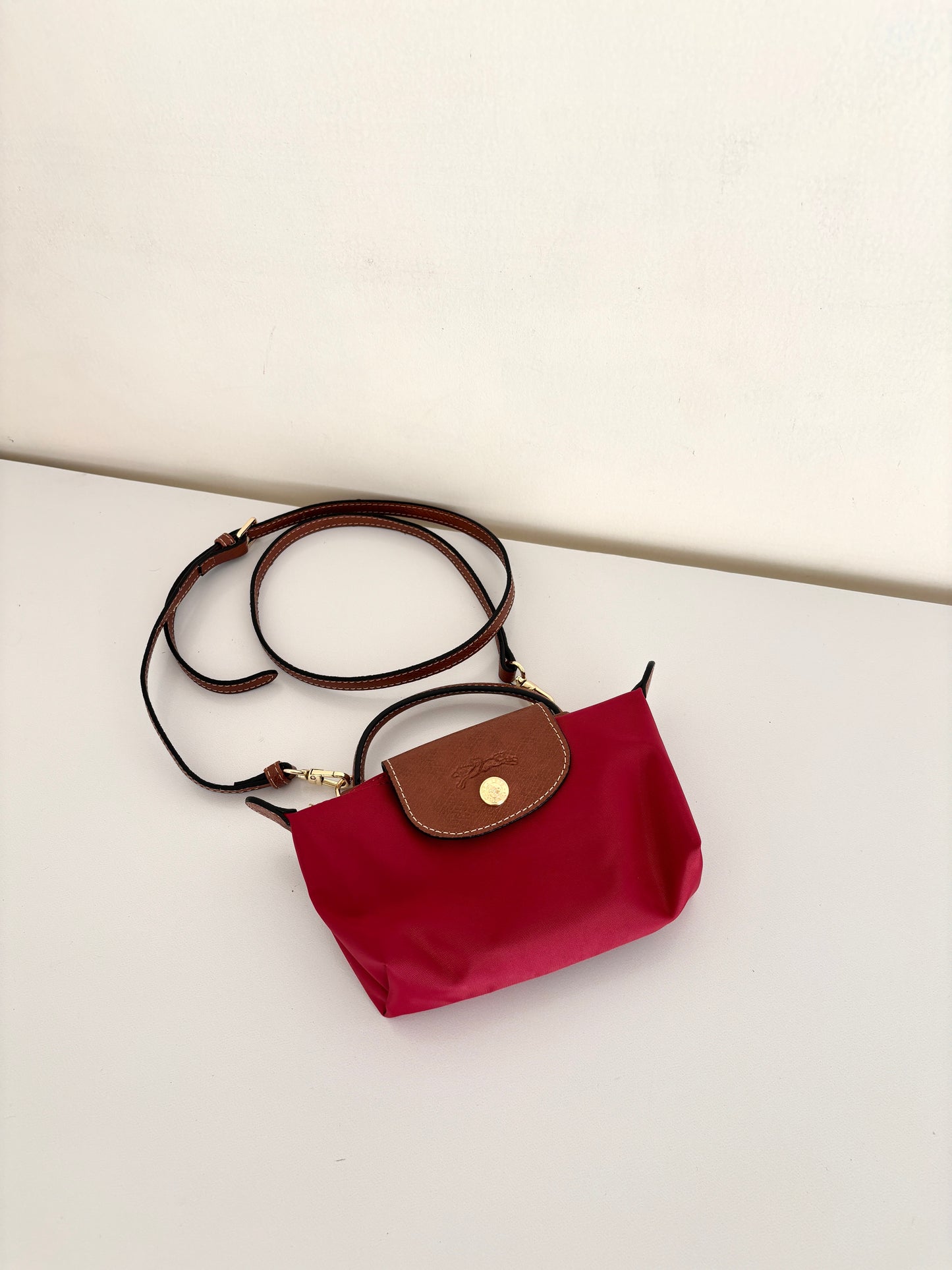 Iconic Pouch with handle.