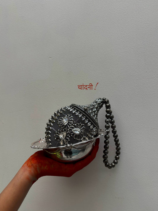 Chandni Clutch