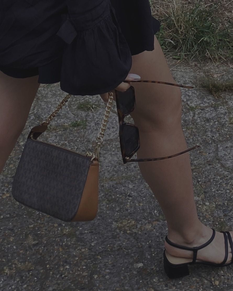 Luxury MK Handbag.
(with box packaging)