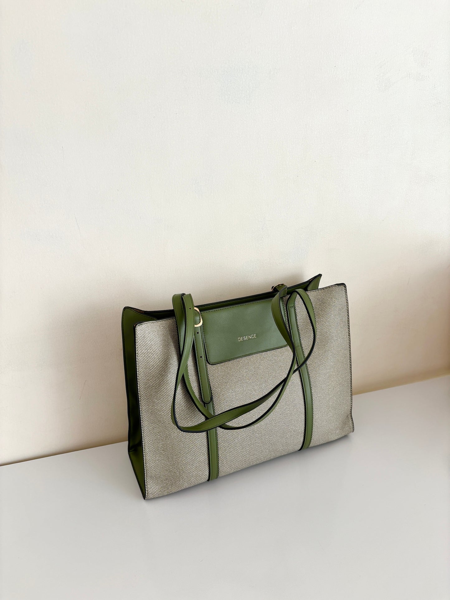 Contrasting Tote