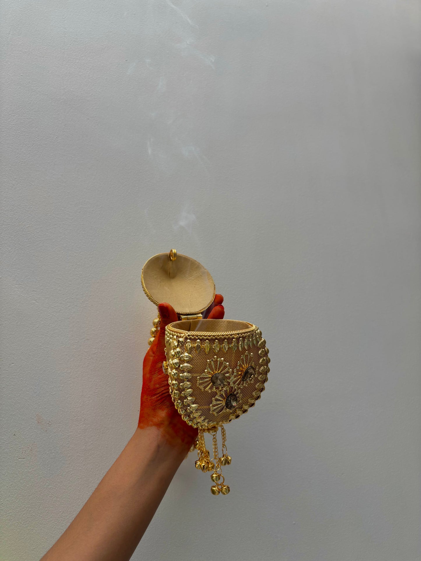 Chandni Clutch