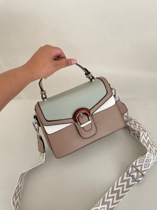 Lara Crossbody