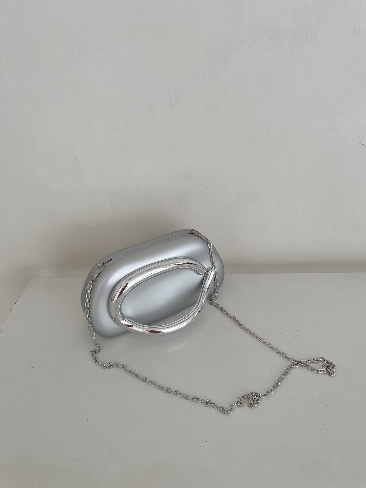 Hand in Handle Clutch