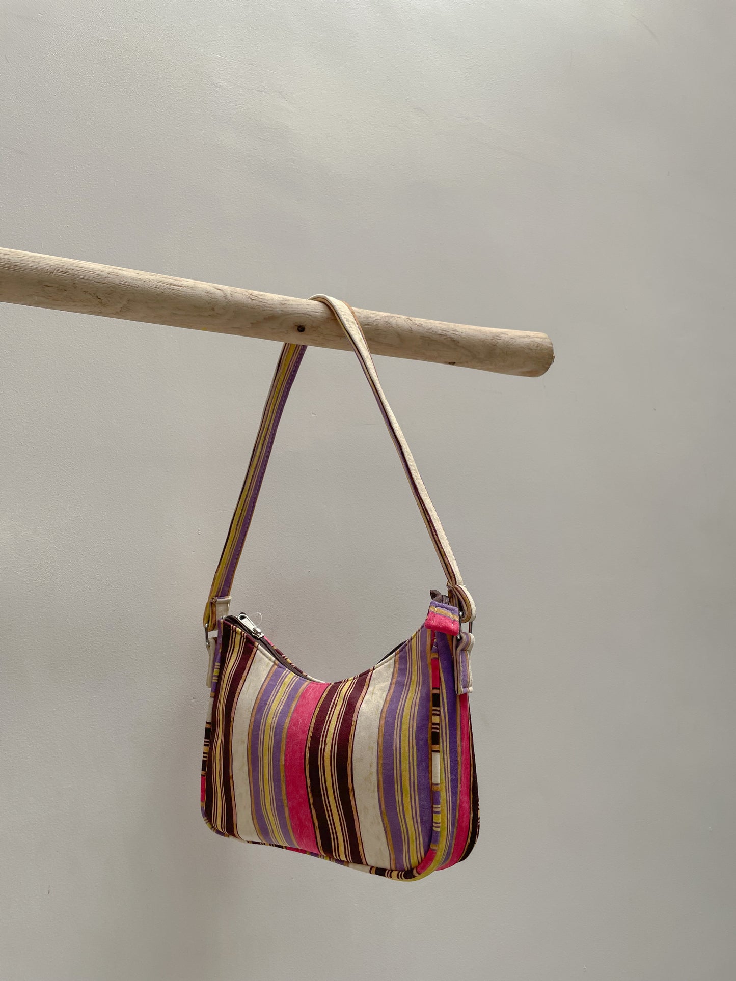 Dramatic Baguette Handbag