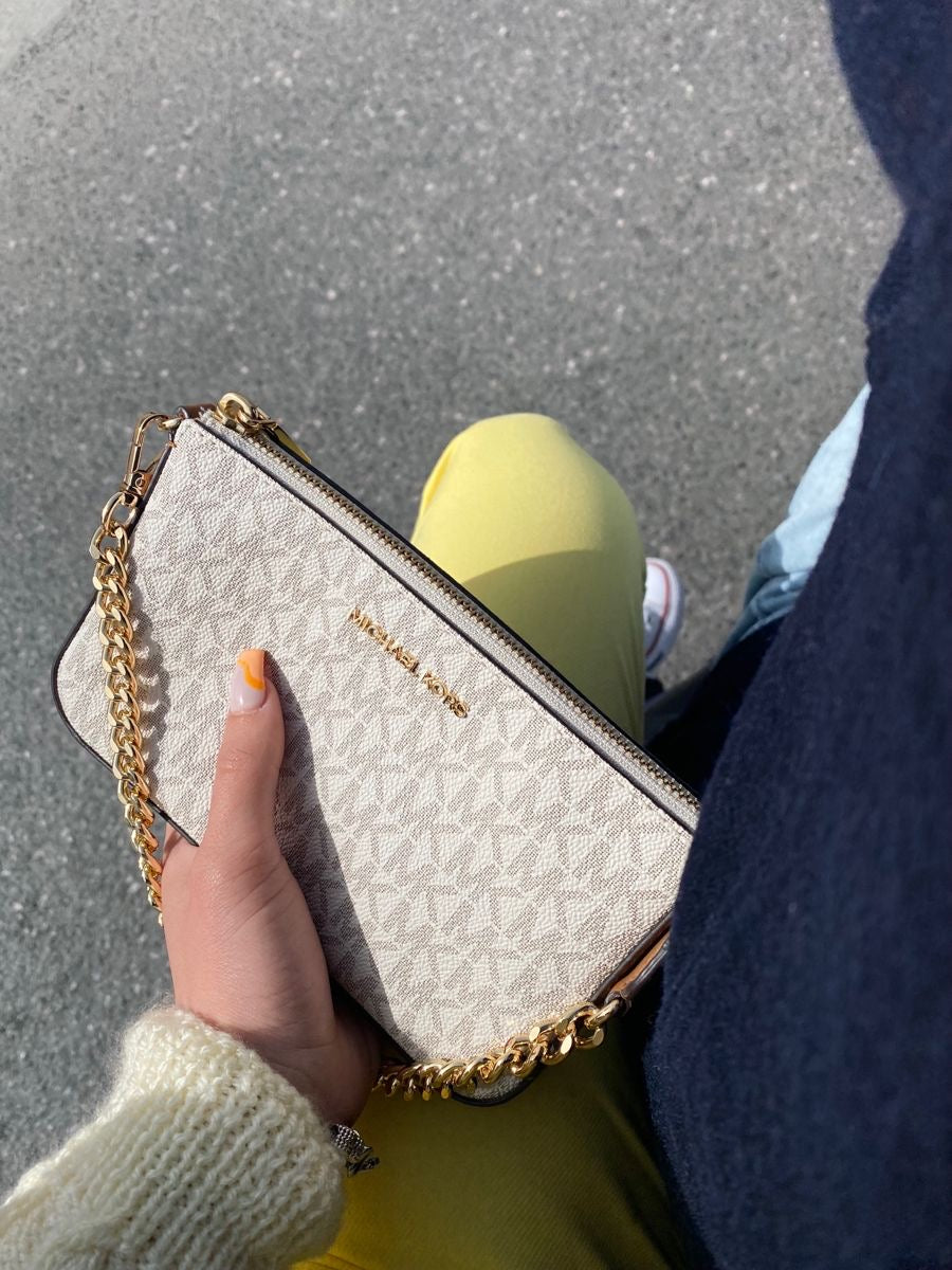 Luxury MK Handbag.
(with box packaging)