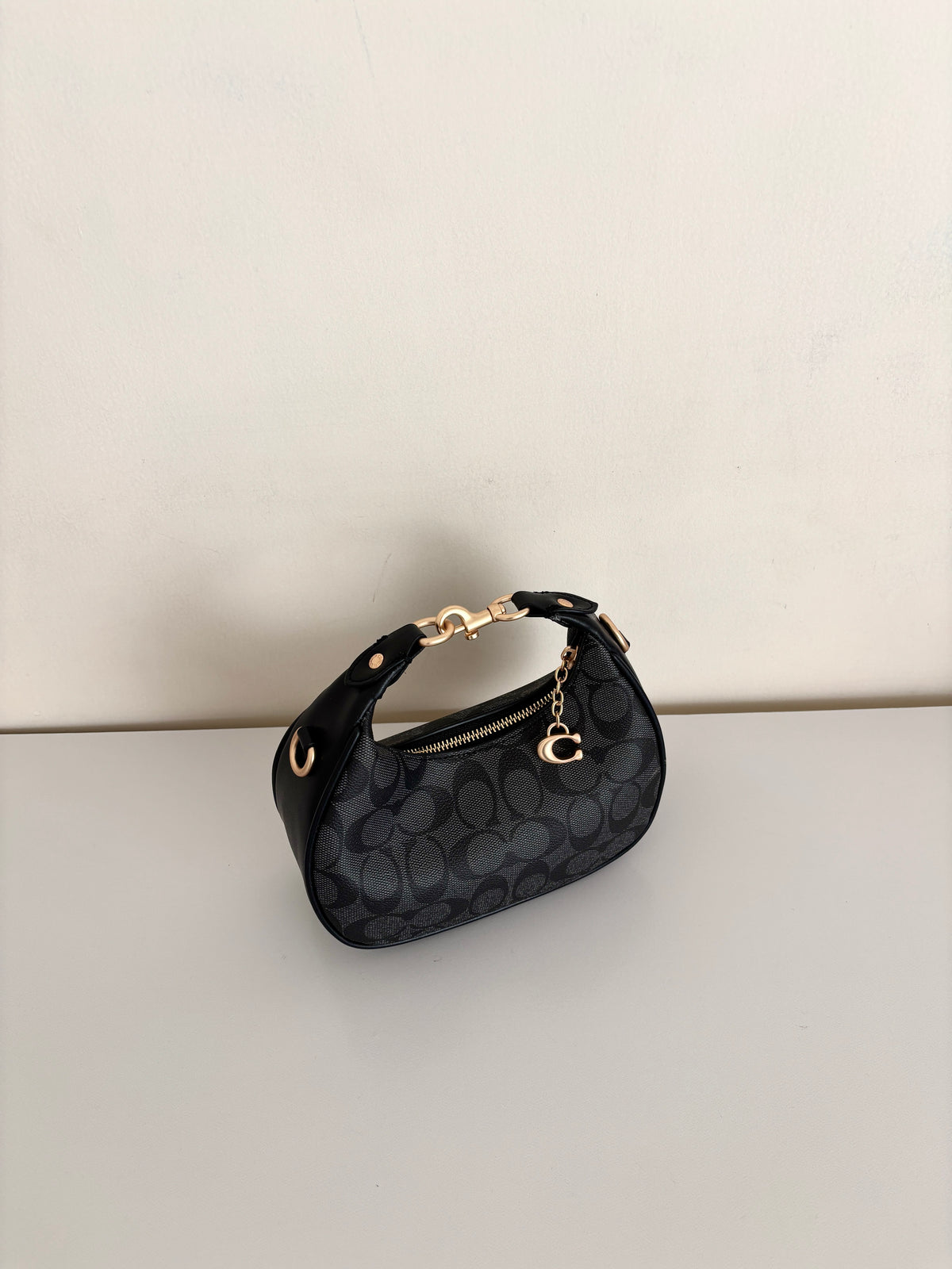 Luxury Jonie Bag.
(with box packaging)